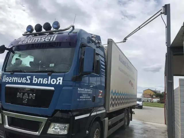 Tractor MAN, după spălare