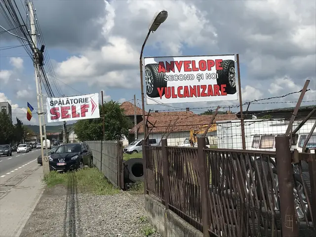 Firma de la drum: ANVELOPE SECOND ȘI NOI